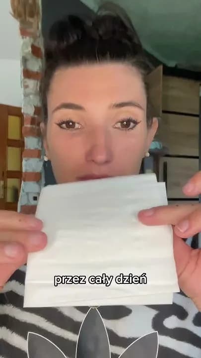 Jak zapobiec rozmazywaniu się szminki i utrzymać ją na ustach cały dzień